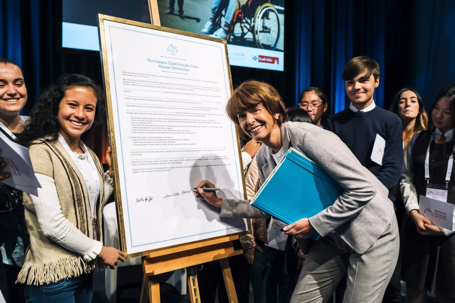 Germany, Cologne, 18.10.2019 - Lord Mayor of Cologne, Henriette Reker, signing the mayors declaration.